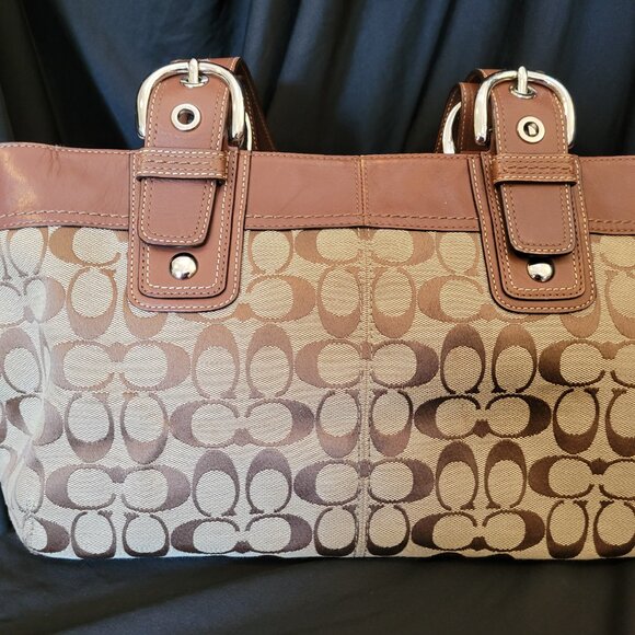 COACH Signature Pleated Shoulder tote in Brown/Beige. Perfect classic fall bag! - Picture 2 of 16